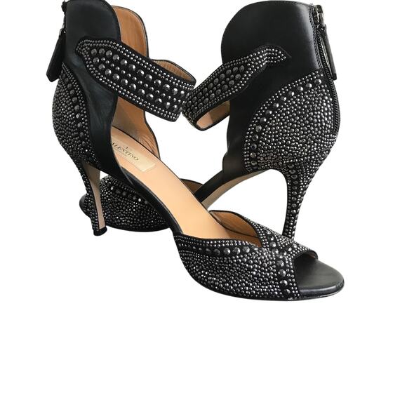 Valentino Garavani High Heel Wmns Sz 39.5EU Black Leather 3.75 inch heel Studded - Picture 1 of 14